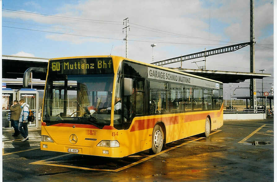 (072'809) - BLT Oberwil - Nr. 84/BL 6590 - Mercedes am 27. November 2004 beim Bahnhof Muttenz