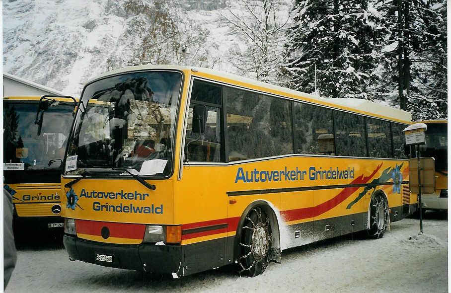 (073'502) - AVG Grindelwald - Nr. 14/BE 202'568 - Vetter am 29. Dezember 2004 beim Bahnhof Grindelwald