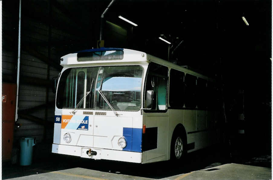 (075'031) - TPG Genve (TL Nr. 707) - Nr. 58 - FBW/Hess Trolleabus (ex Nr. 787) am 24. Februar 2005 in Genve, Dpt 