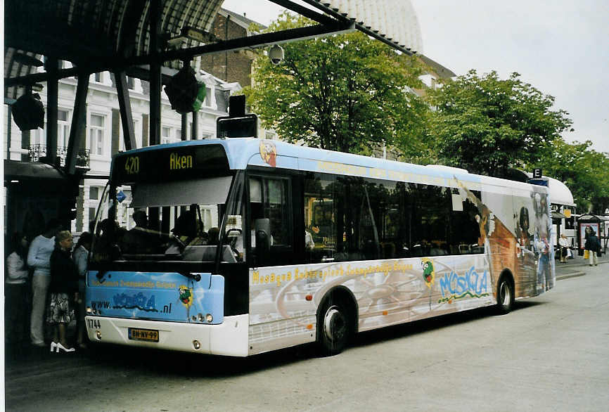 (079'015) - Hermes, Kampen - Nr. 1744/BN-NV-99 - VDL Berkhof am 23. Juli 2005 beim Bahnhof Maastricht