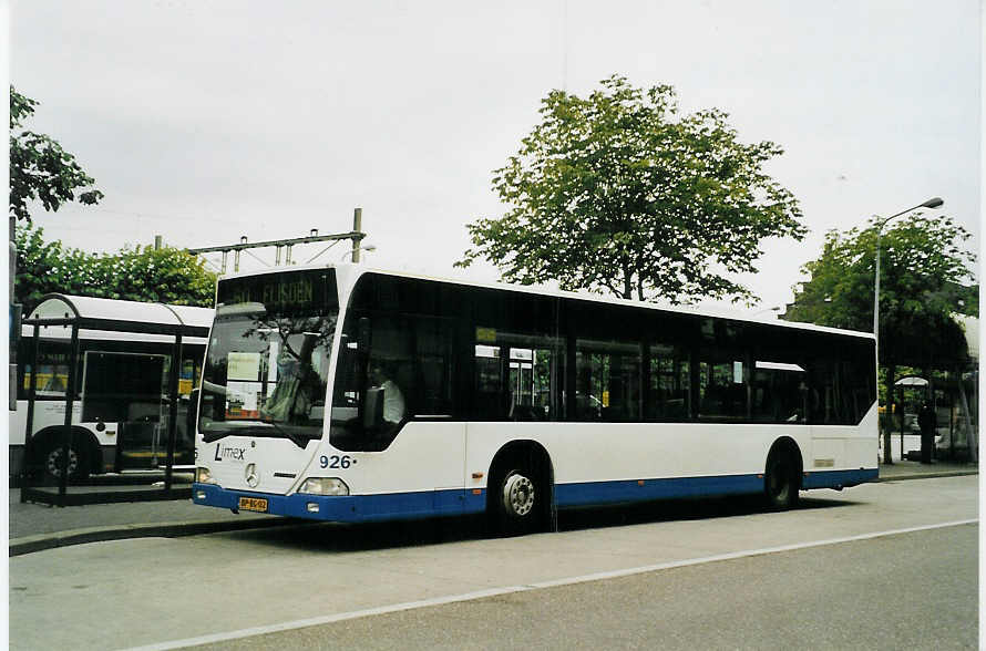 (079'024) - Limex, Maastricht - Nr. 926/BP-BG-02 - Mercedes am 23. Juli 2005 beim Bahnhof Maastricht