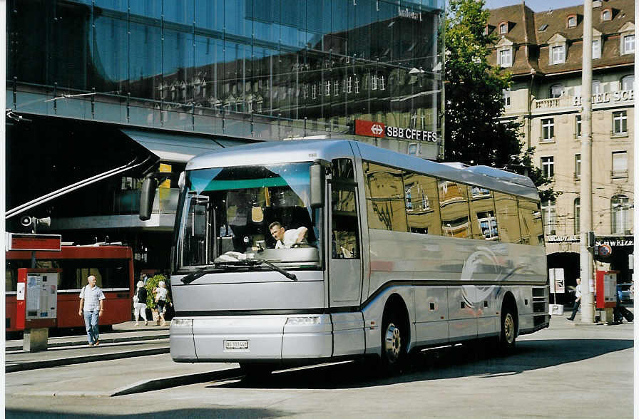 (079'123) - Alvi Reisen, Baden - AG 333'448 - Volvo/Barbi am 27. Juli 2005 beim Bahnhof Bern