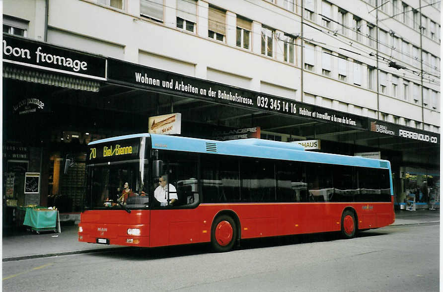 (079'409) - Funi-Car, Biel - Nr. 3/BE 100'203 - MAN am 13. August 2005 beim Bahnhof Biel