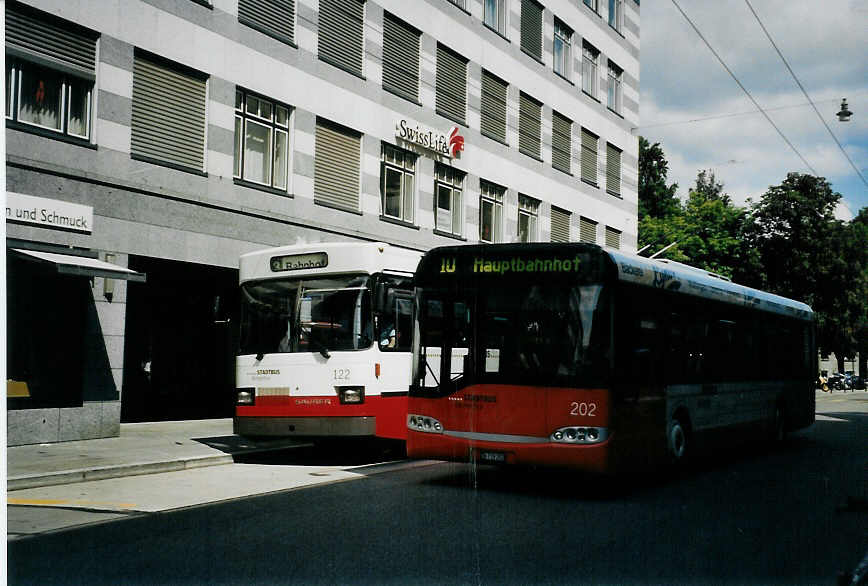 (080'109) - SW Winterthur - Nr. 202/ZH 719'202 - Solaris am 28. August 2005 in Winterthur, Schmidgasse