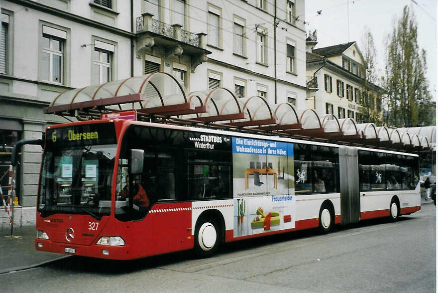 (080'929) - SW Winterthur - Nr. 327/ZH 489'327 - Mercedes am 18. Oktober 2005 beim Hauptbahnhof Winterthur