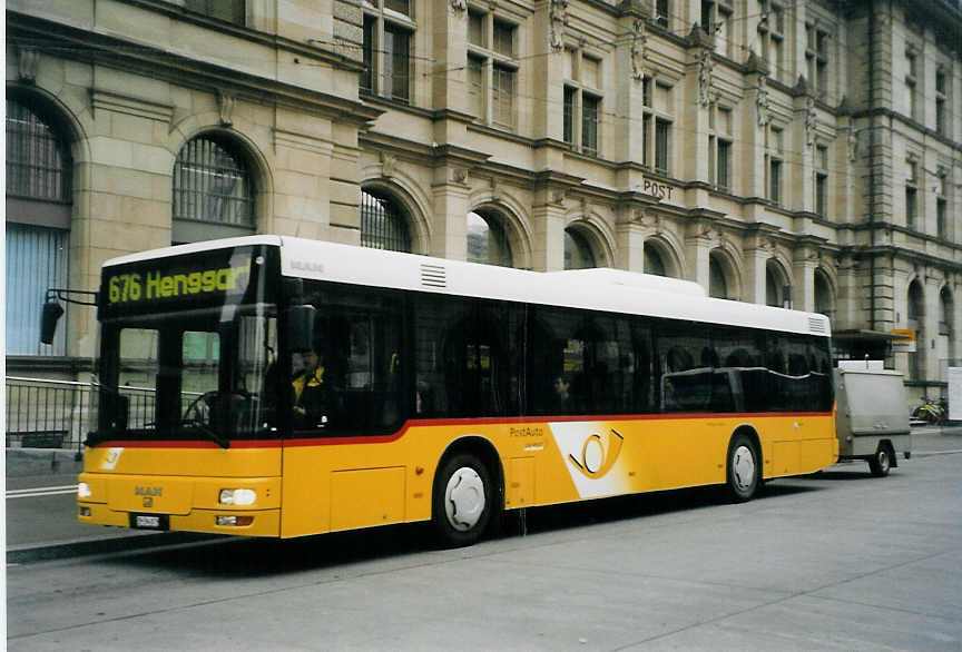 (080'934) - Moser, Flaach - Nr. 5/ZH 594'873 - MAN am 18. Oktober 2005 beim Hauptbahnhof Winterthur