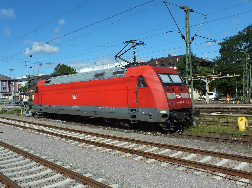 101 056 wartet am 31.7.13 auf den n�chsten Intercity aus Z�rich, den sie nach Stuttagrt ziehen wird.