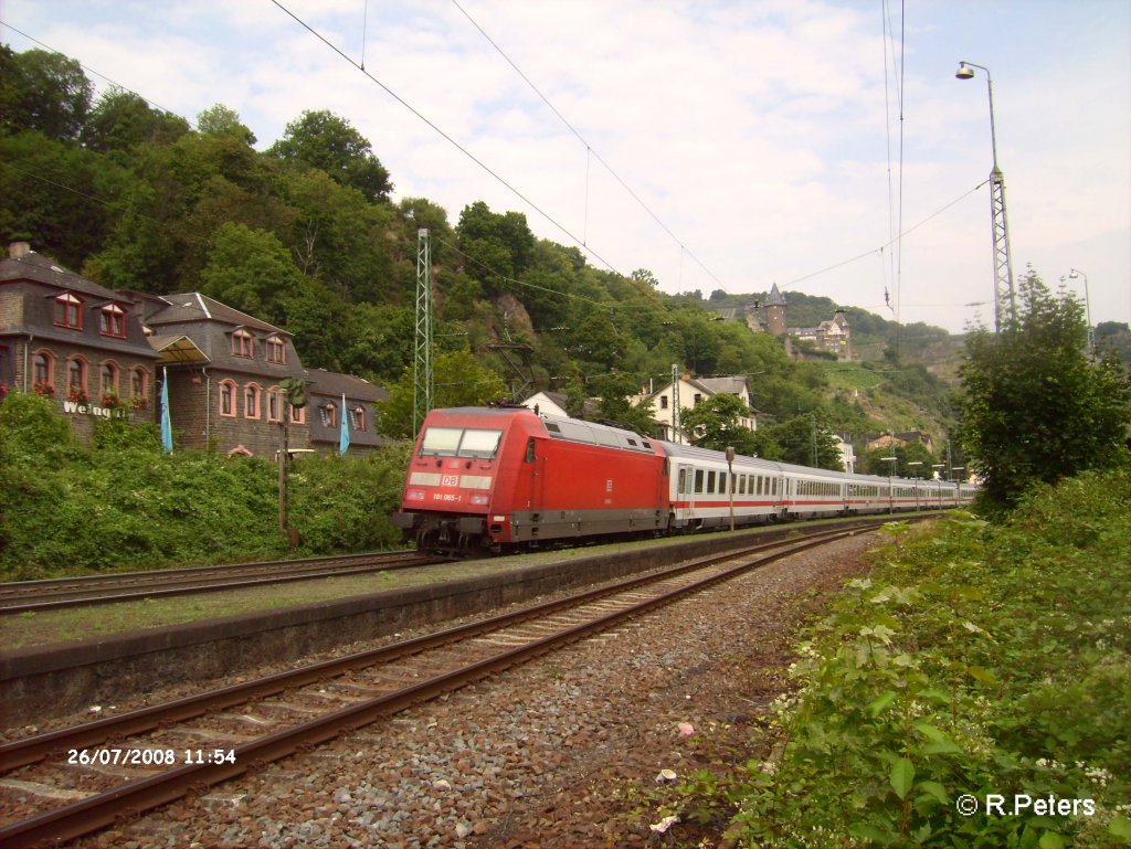 101 065-1 verl�sst Bacharach mit den IC 119 M�nster – Innsbruck. 26.07.08
