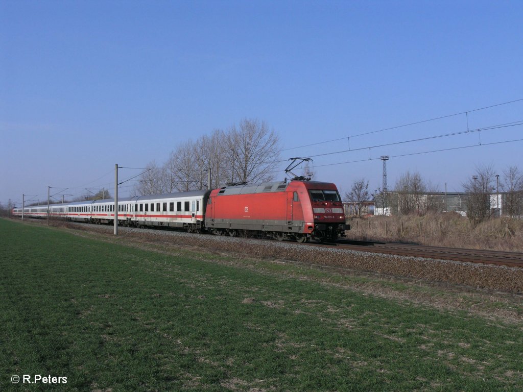 101 071-9 mit IC 2206 Warnem�nde - Leipzig bei Podelwitz. 29.03.11
