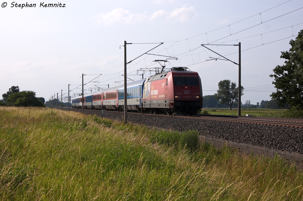 101 081-8  Cewe-Fotobuch  mit dem IC 2071 von Hamburg-Altona nach Dresden Hbf in Vietznitz. 02.07.2013