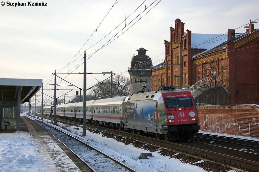 101 083-4  Packendes Sdafrika  mit dem IC 1931 von Munster(rtze) nach Berlin Sdkreuz in Rathenow. 14.12.2012