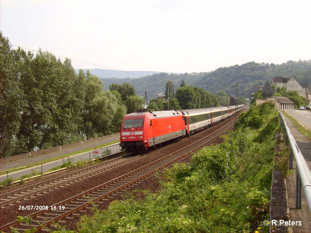 101 089-1 verl�sst Bacharach mit einem EC 102 Chur – Kiel HBF. 26.07.08
