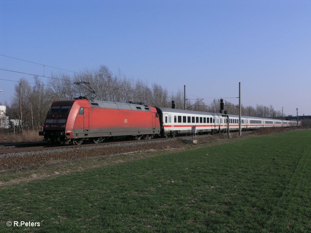 101 118-8 schiebt IC 2206 Warnem�nde - Leipzig bei Podelwitz. 29.03.11