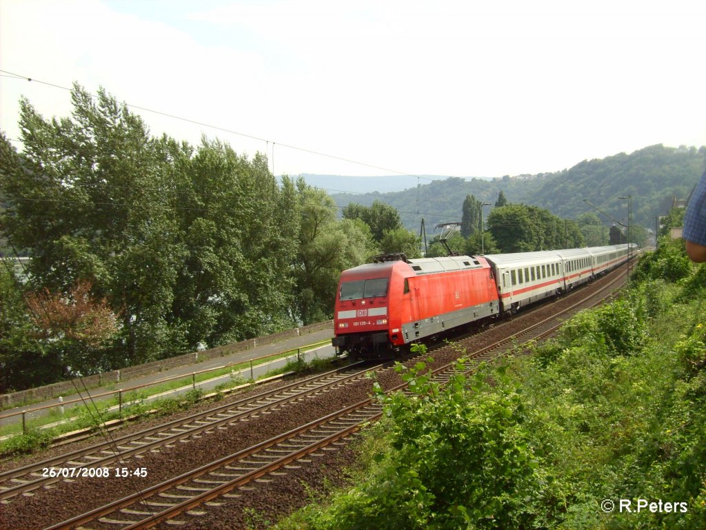 101 139-4 verl�sst Bacharach mit dem IC 2012 Obersdorf-Leipzig HBF. 26.07.08
