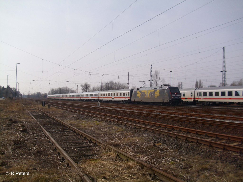 101 141 zieht ein IC durch Leipzig Sch�nefeld. 12.03.11