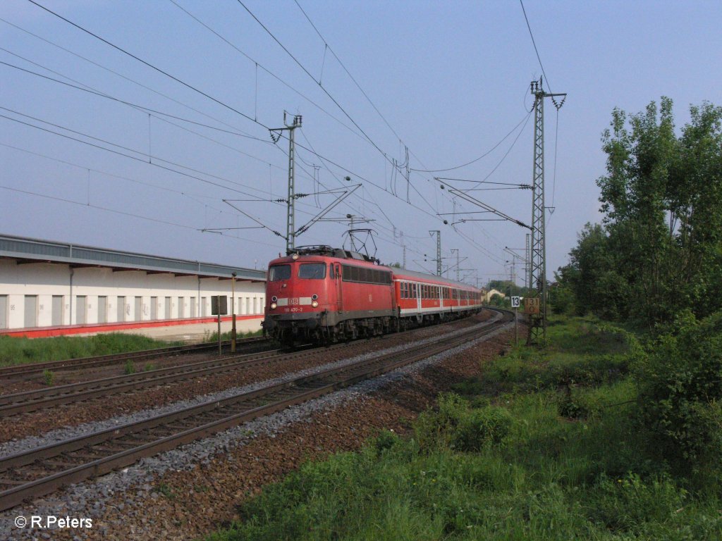 110 470-2 durchf�hrt Obertraubling mit ein RE 4252 Radlzug Passau-Regensburg. 01.05.09
