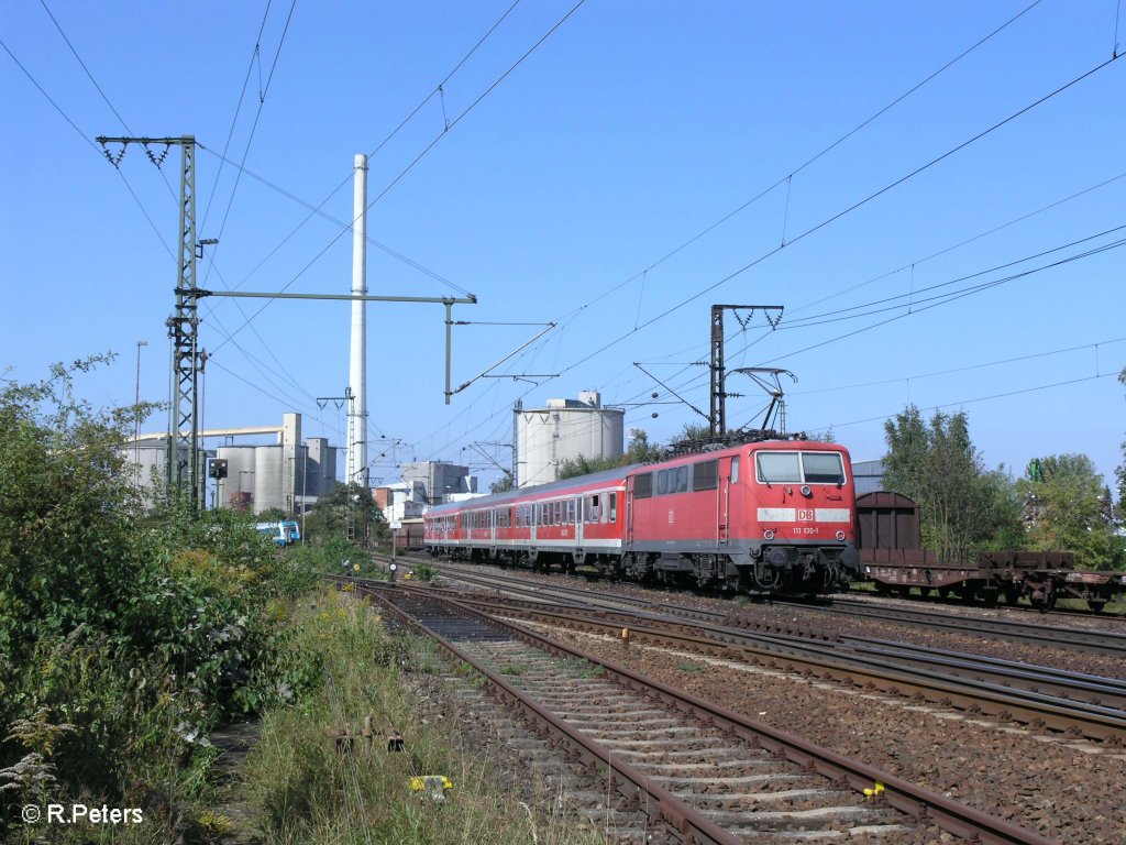 111 130-1 schiebt die RB 32118 Neumarkt/Oberpfalz bei Regensburg Ost. 09.09.09
