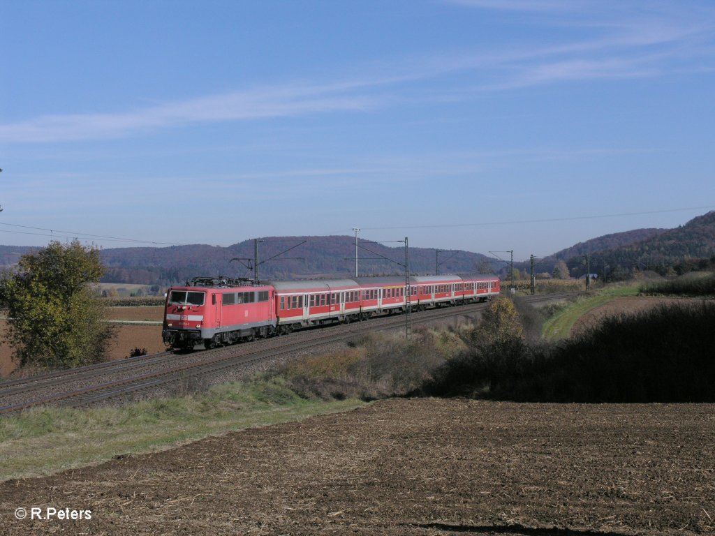 111 173-1 zieht RB32114 Plattling – Neumarkt(Oberpfalz)bei Darshofen. 29.10.10
