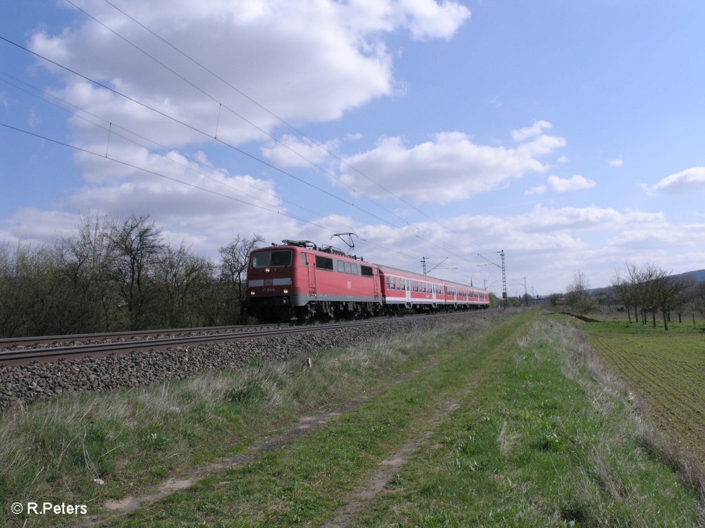 111 183-0 zieht bei Th�ngersheim die RB 34784 nach Schl�chtern. 10.04.10
