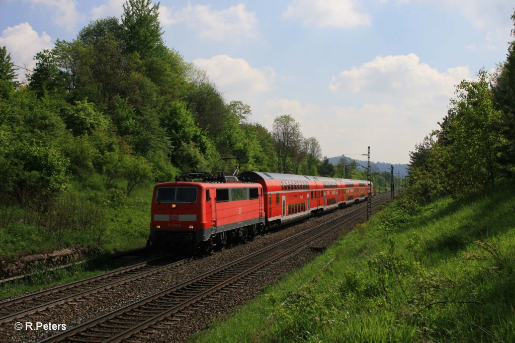 111 184-8 als RE4252 M�nchen - N�rnberg kurz vor Postbauer-Heng. 13.05.11