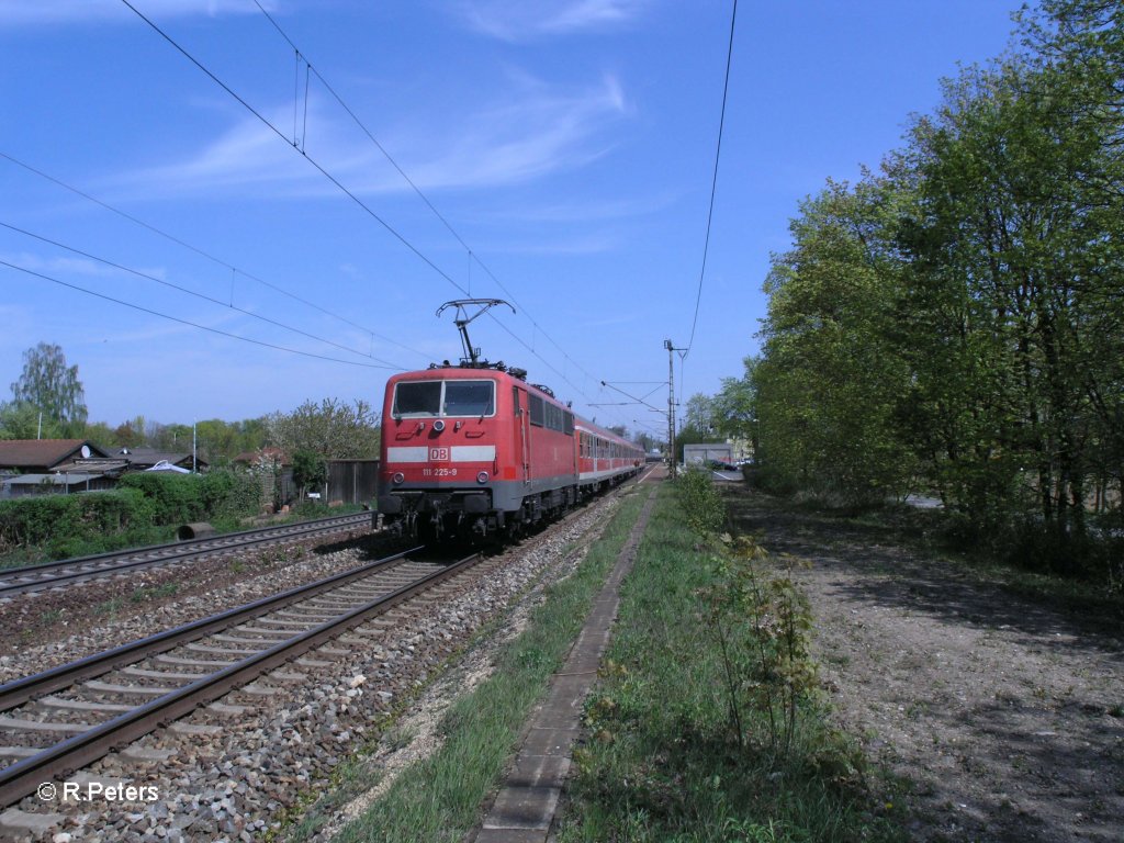 111 225-9 erreicht Regensburg Pr�fering als RB32115 nach Plattling. 29.04.10