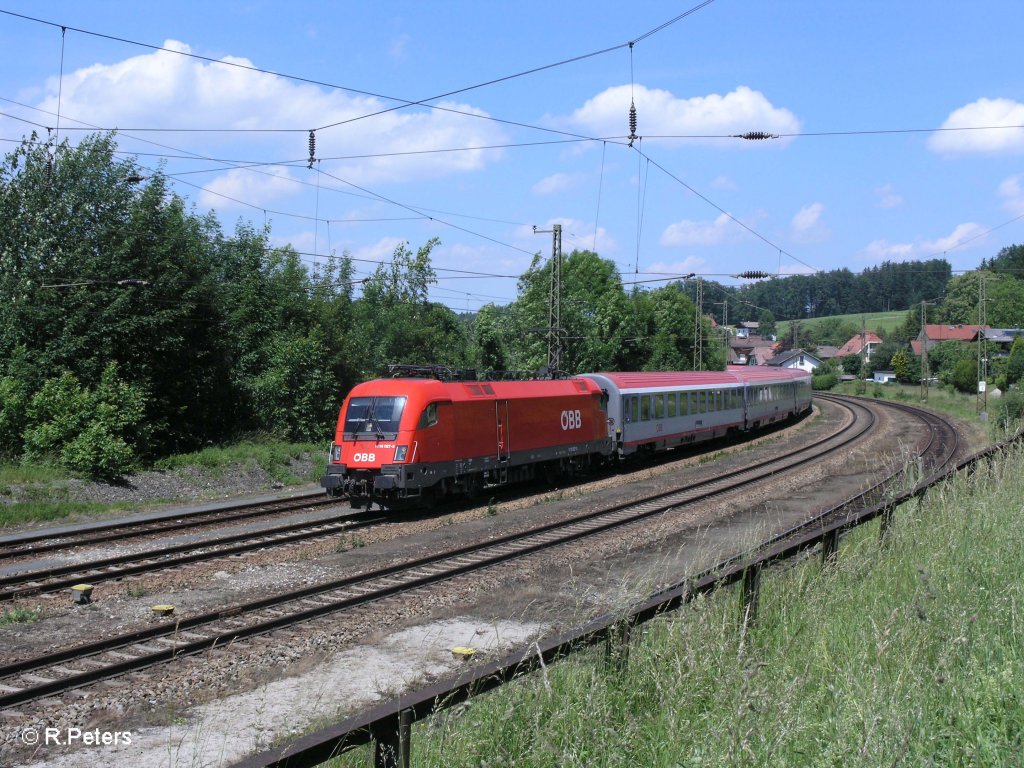 1116 027-2 zieht den IC 564 Bregenz Universit�t Salzburgdurch Hellwang-Elixhausen. 13.06.09
