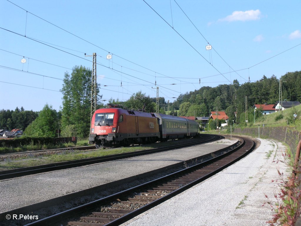 1116 097-5 zieht den �BB IC 568 Bregenz durch Hellwang-Elixhausen. 13.06.09
