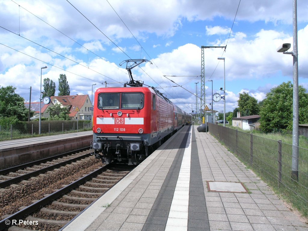 112 108 verl�sst Jacobsdorf(Mark) mit den RE38020 Magdeburg HBF. 29.05.09
