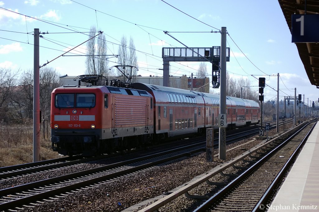 112 113-6 mit dem RE5 (RE 18510) nach Stralsund in Berlin-Pankow. 19.03.2011