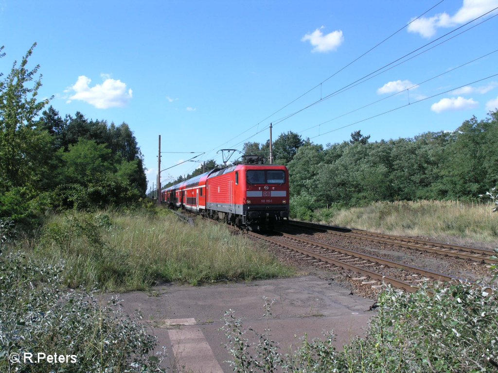 112 115-1 zieht beim ex HP Vogelsang den RE1 Eisenh�ttenstadt und erreicht gleich ihr Ziel. 13.08.08