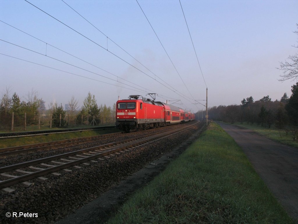 112 117-7 erreicht gleich Eisenh�ttenstadt als RE 18101 Brandenburg Hbf – Eisenh�ttenstadt 18.04.11
