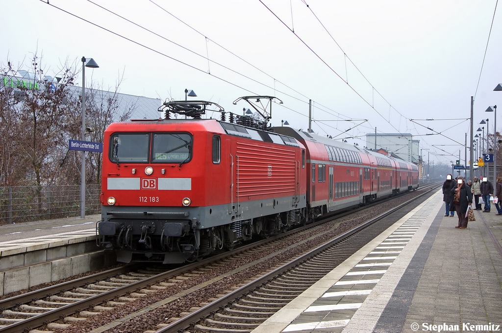 112 183 mit dem RE5 (RE 18510) von Falkenberg(Elster) nach Berlin Hbf (tief) in Berlin-Lichterfelde Ost. 20.12.2012