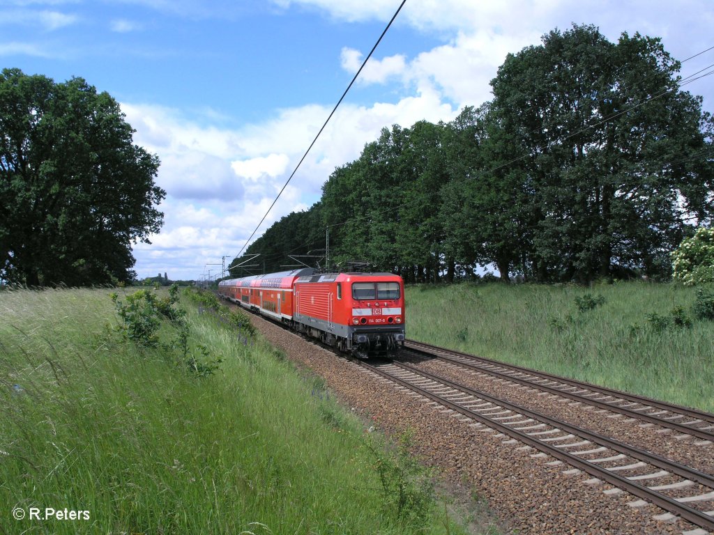 114 007-8 zieht bei Jacobsdorf(Mark) den RE38024 Magdeburg HBF. 29.05.09
