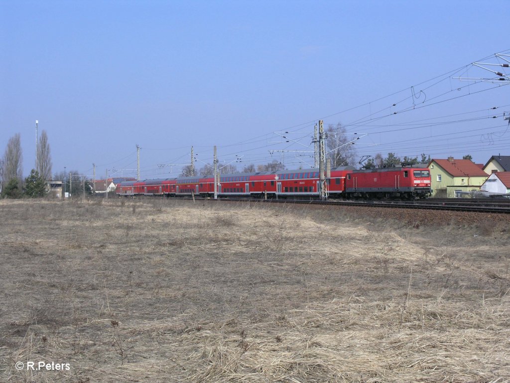 114 020 zieht RE1 nach Eisenh�ttenstadt bei Wiesenau. 09.03.11