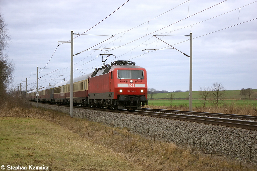 120 138-3 mit dem TEE Rheingold | AKE Eisenbahntouristik  Jahreswechsel in Dresden | Silvester in Berlin  Sonderzug von Koblenz Hbf nach Dresden Hbf bei Nennhausen. 29.12.2012 