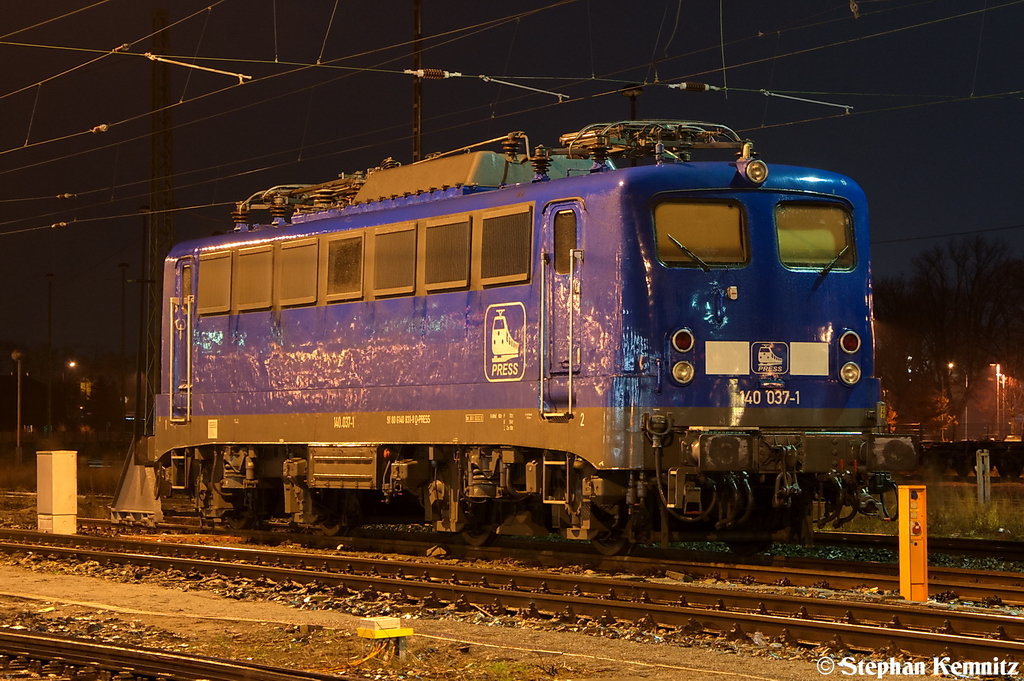 140 037-1 PRESS (140 831-9) stand in Stendal und wartete dort auf ihren n�chsten Einsatz. 04.01.2013