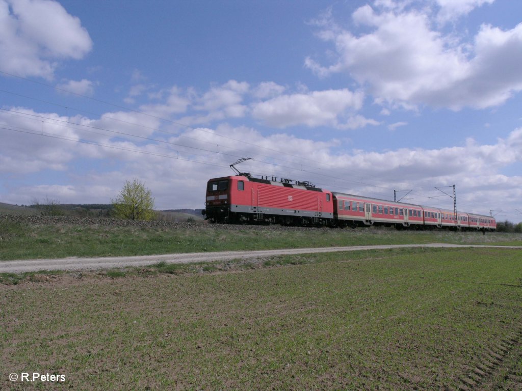 143 024-8 schiebt bei Th�ngersheim die RB 34783 Schl�chtern – Schweinfurt. 10.04.10
