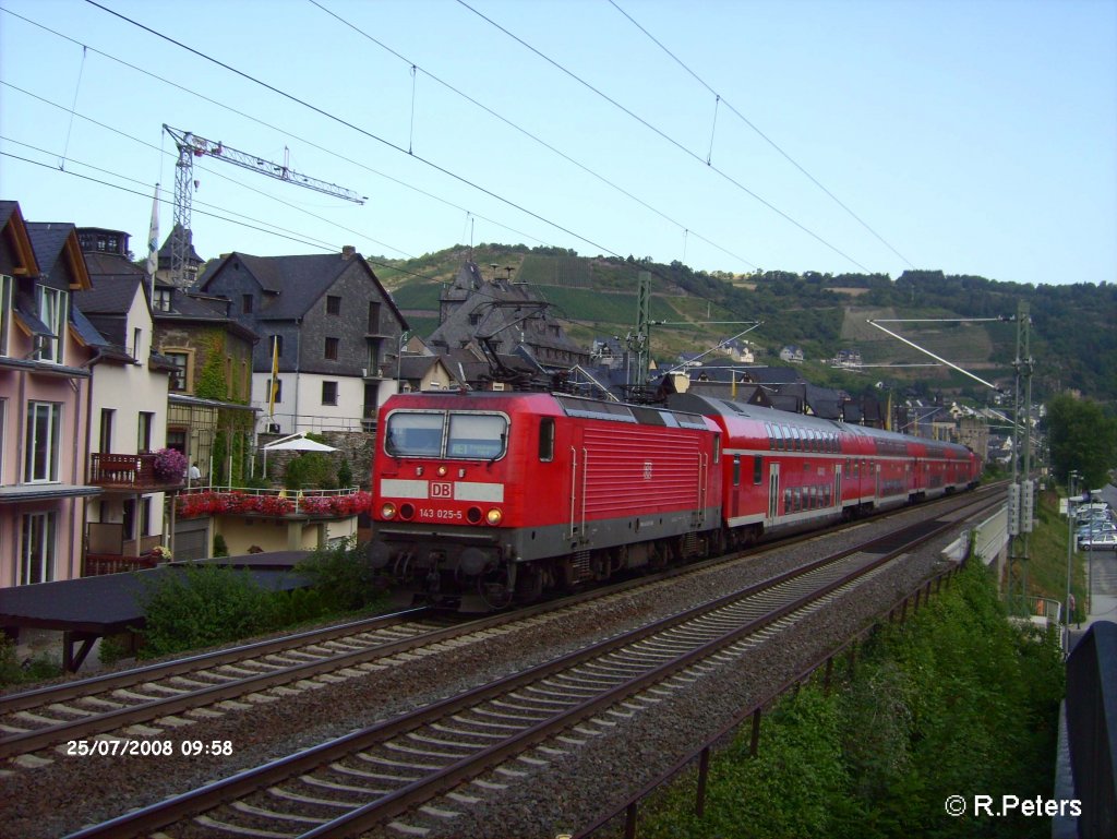 143 025-5 durchf�hrt Oberwesel mit ein RE Frankfurt/Main. 25.07.08