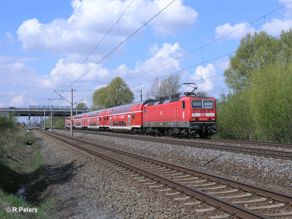 143 093-3 schiebt RE10575 Dresden – Leipzig bei Borsdorf. 16.04.11
