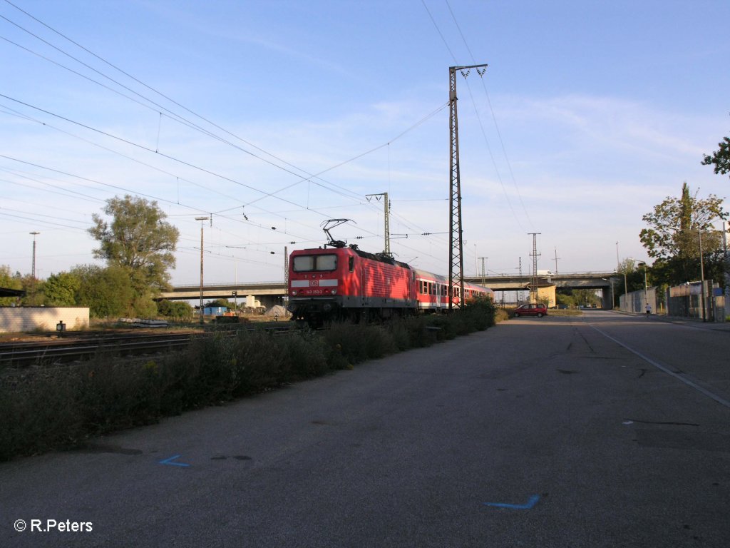 143 253-3 verl�sst Regensburg Ost mit einer RB. 09.09.09