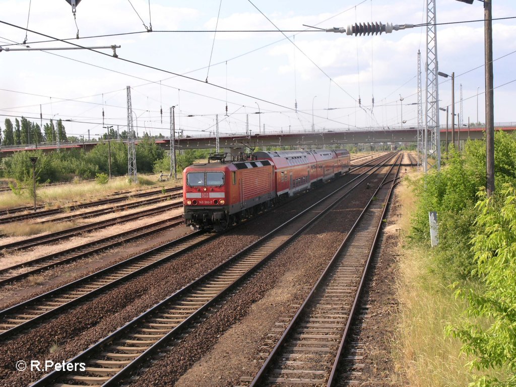 143 300-2 auf dem R�ckweg mit RB 11 Cottbus in Eisenh�ttenstadt. 06.06.08
