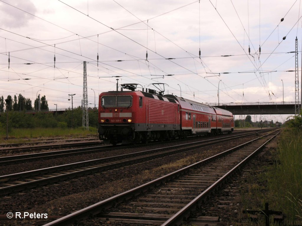 143 305-1 verl�sst Eisenh�ttenstadt mit einer RB11 Cottbus. 23.05.08