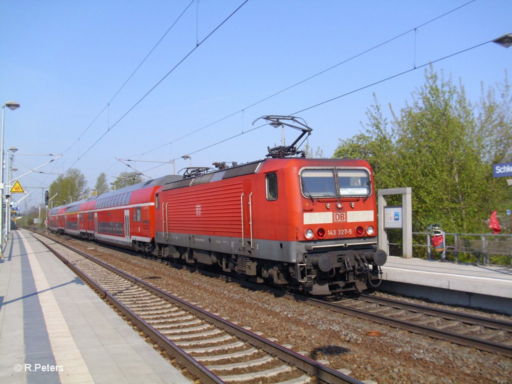 143 327-5 verlie� Schkeuditz als S-Bahn nach Halle am 23.04.10