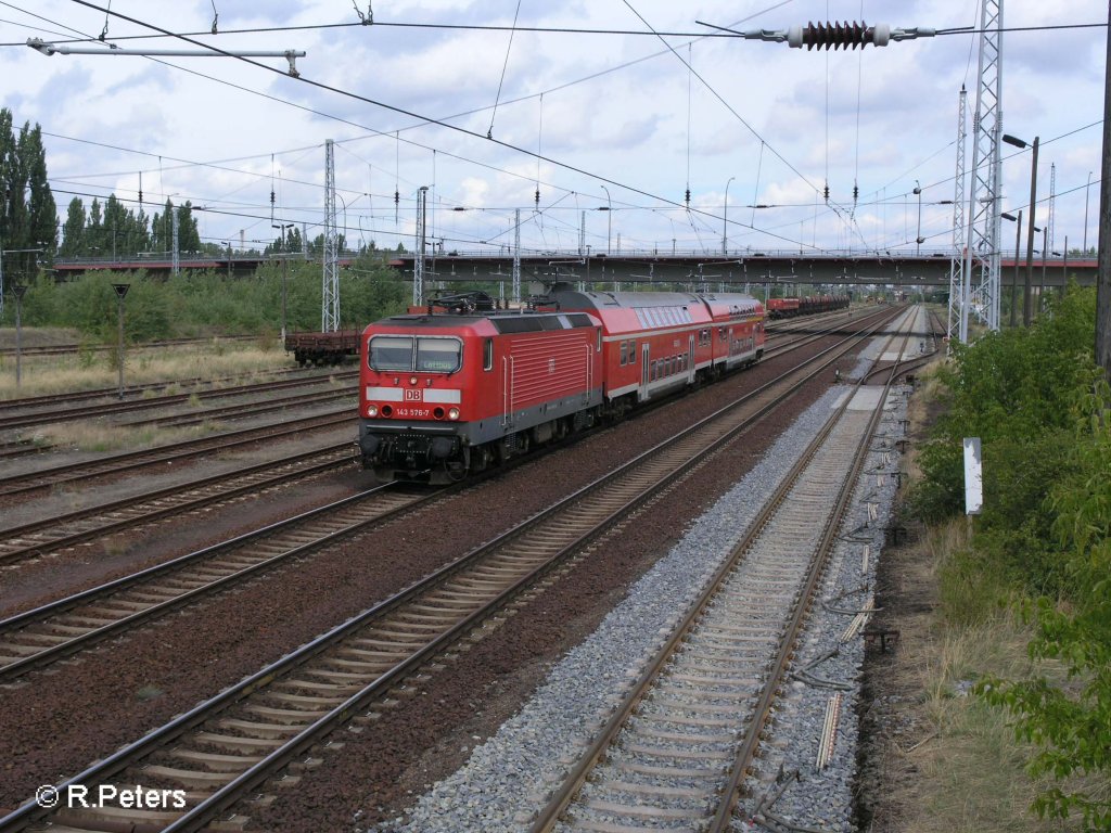 143 576-7 verl�sst eisenh�ttenstadt mit ein RB11 Cottbus. 12.08.08