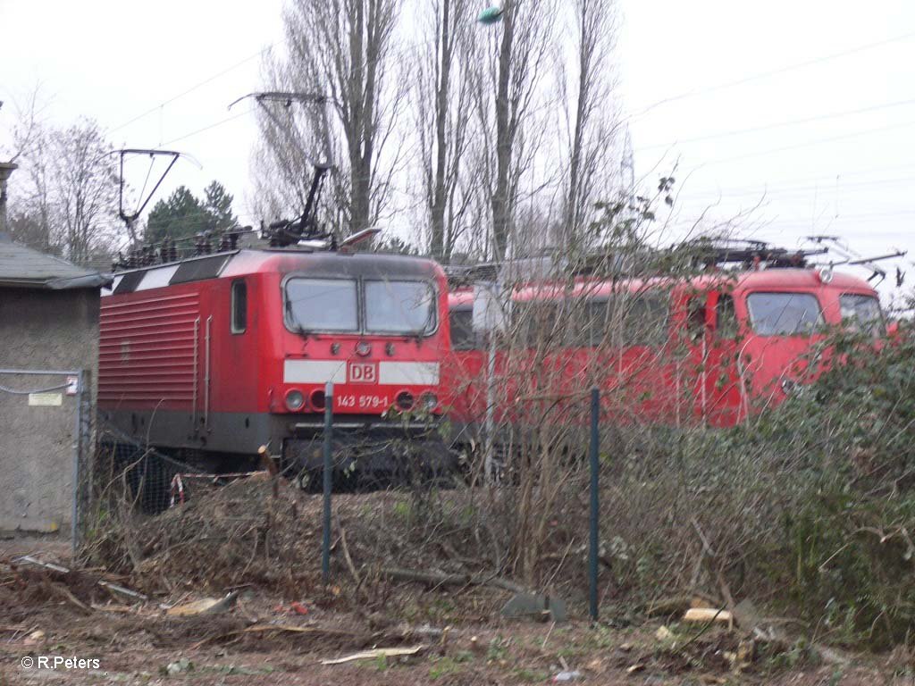 143 579-1 wartet im BW D�sseldorf-Altstadt auf neue Aufgaben. 06.01.06