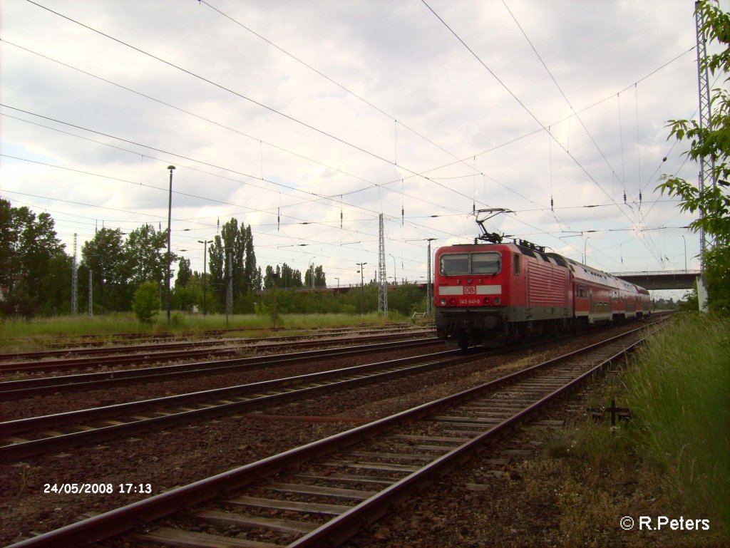 143 641-9 schiebt ihre RB nach Frankfurt/Oder durch Eisenh�ttenstadt. 24.05.08