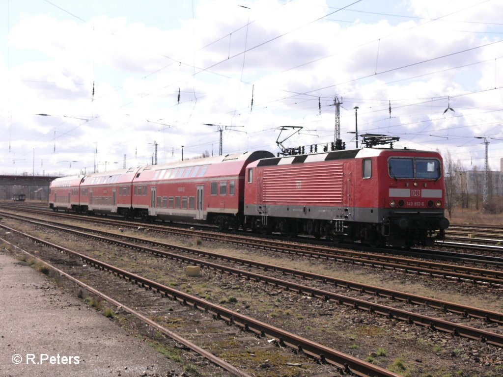 143 812-6 erreicht gleich den Bahnhof Eisenh�ttenstadt mit RB Frankfurt/Oder. 18.03.08