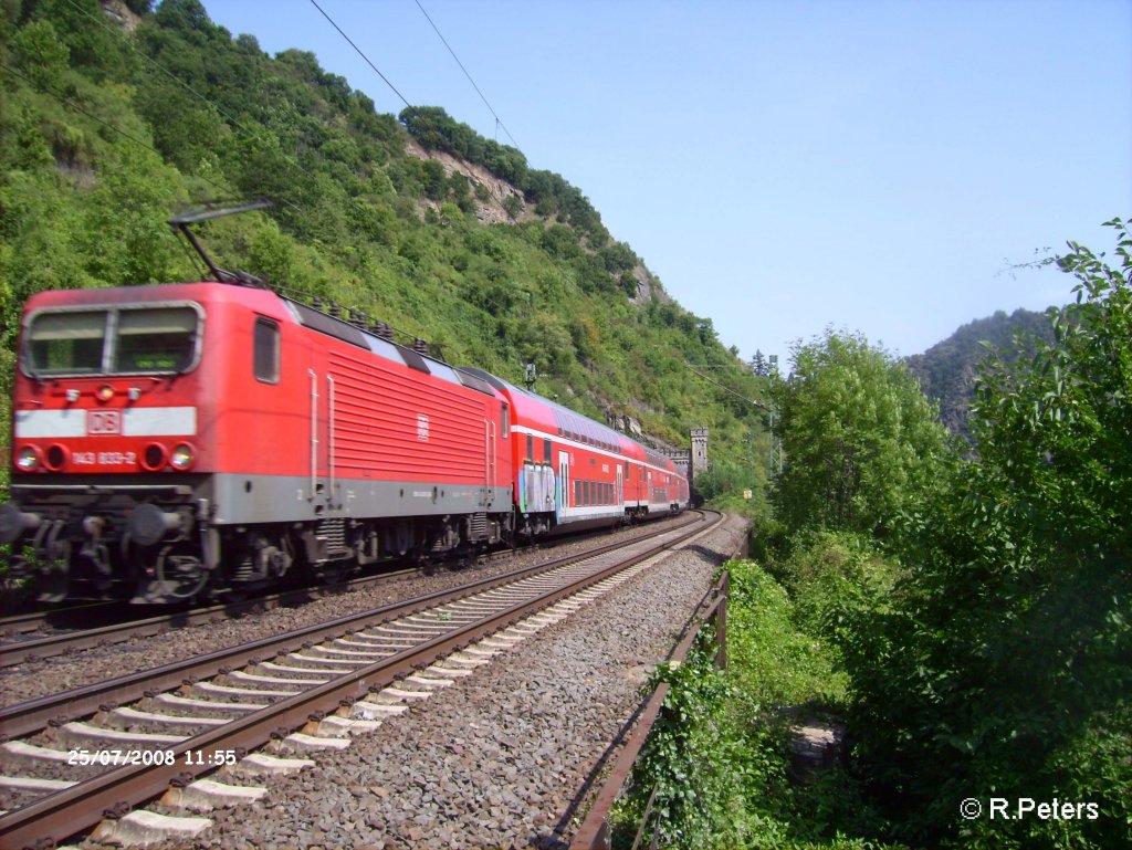 143 833-2 verl�sst den Tunnel von St. Goars mit ein RE Frankfurt/Main. 25.07.08