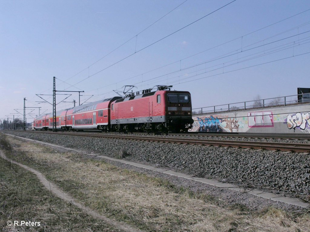 143 944-7 kommt als S10 37051 Leipzig HBF bei schkeuditz zur�ck. 28.03.11