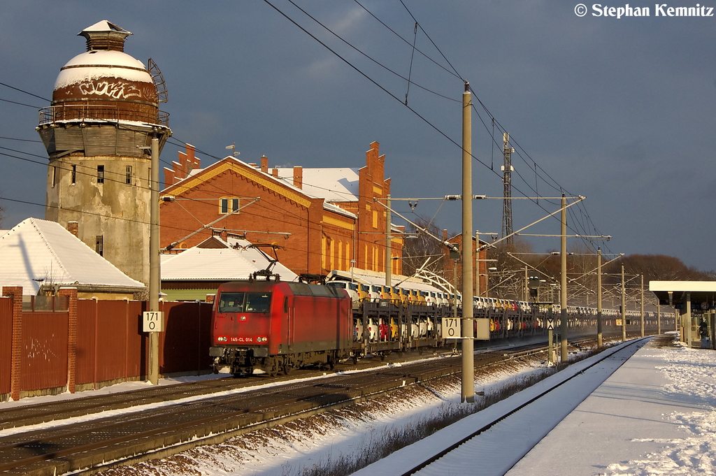 145-CL 014 (145 092-3) Crossrail AG mit einem Fiat Autotransportzug in Rathenow und fuhr in Richtung Stendal weiter. 06.12.2012